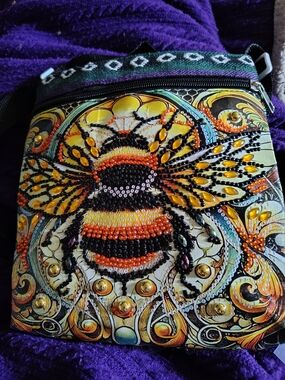 🐝👜 NEW Handmade Bedazzled Rhinestone Bumblebee Crossbody Passport Bag 🐝👜